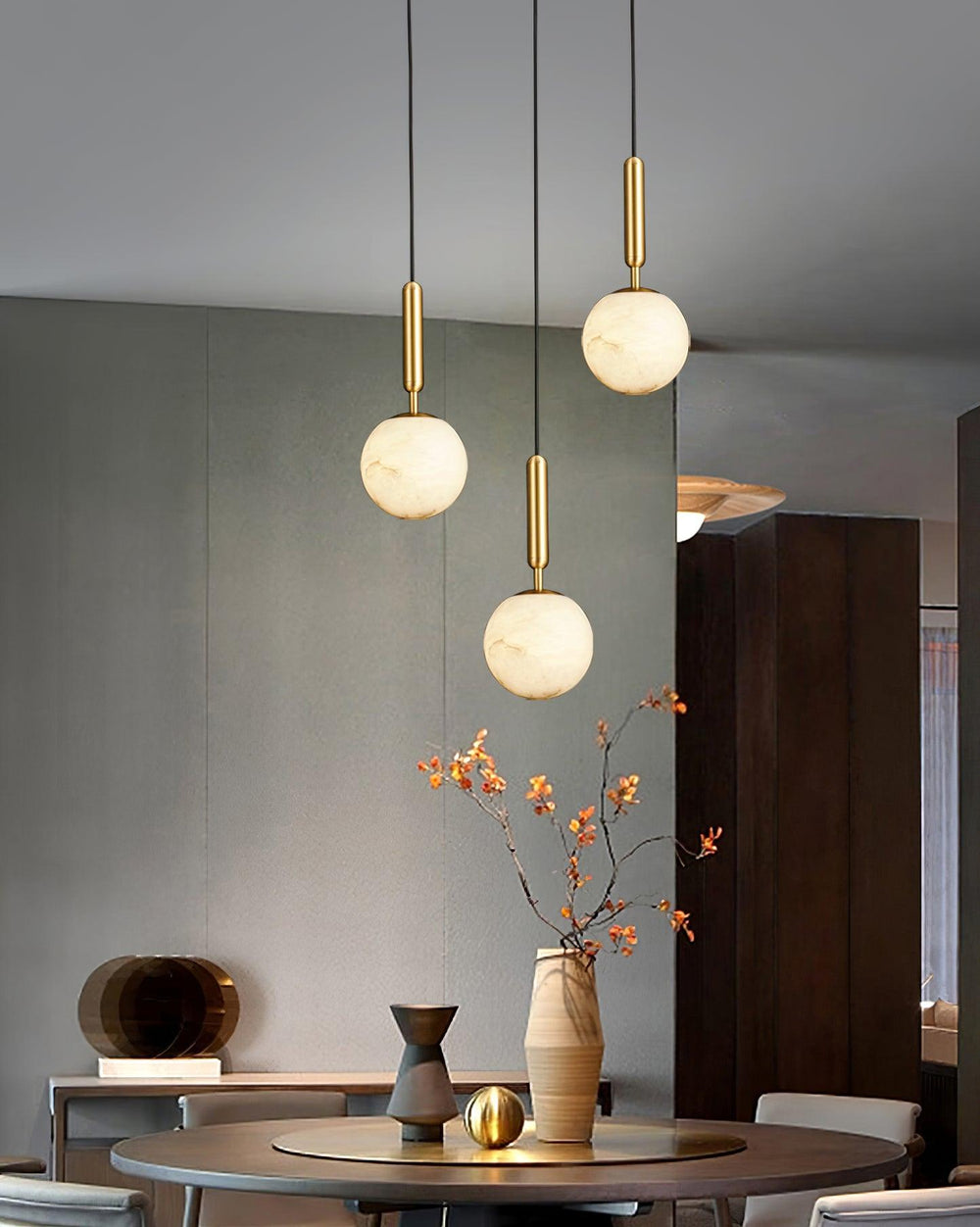 Bosso Alabaster Sculptural Pendant – Brass & Stone