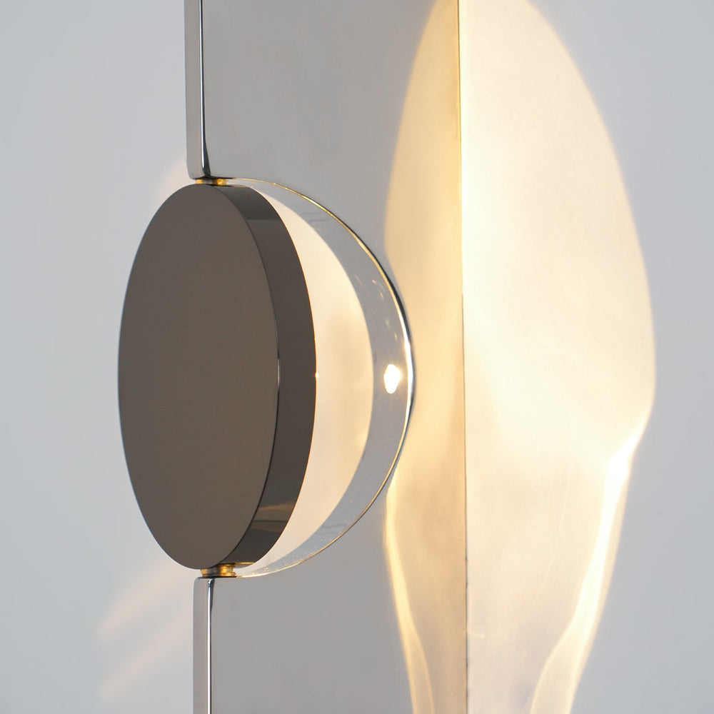 Kinetic Shadow Plug-in Wall Lamp