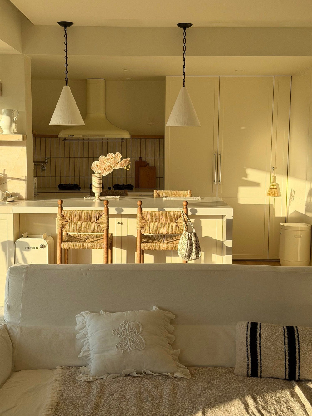 Cuspide Plaster Cone Pendant Light