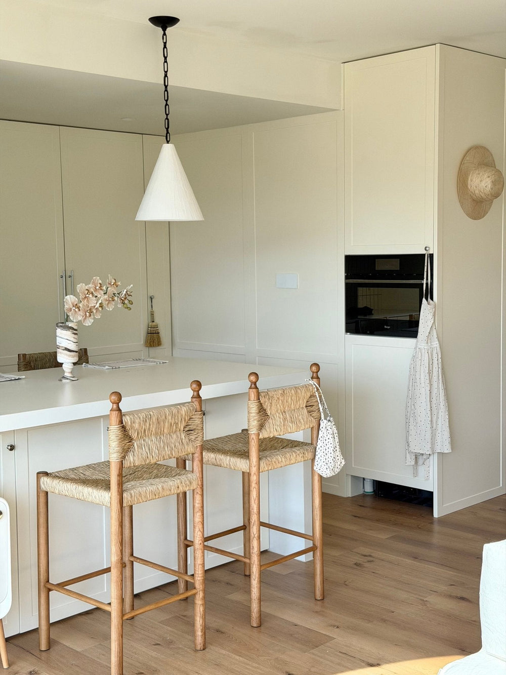 Cuspide Plaster Cone Pendant Light