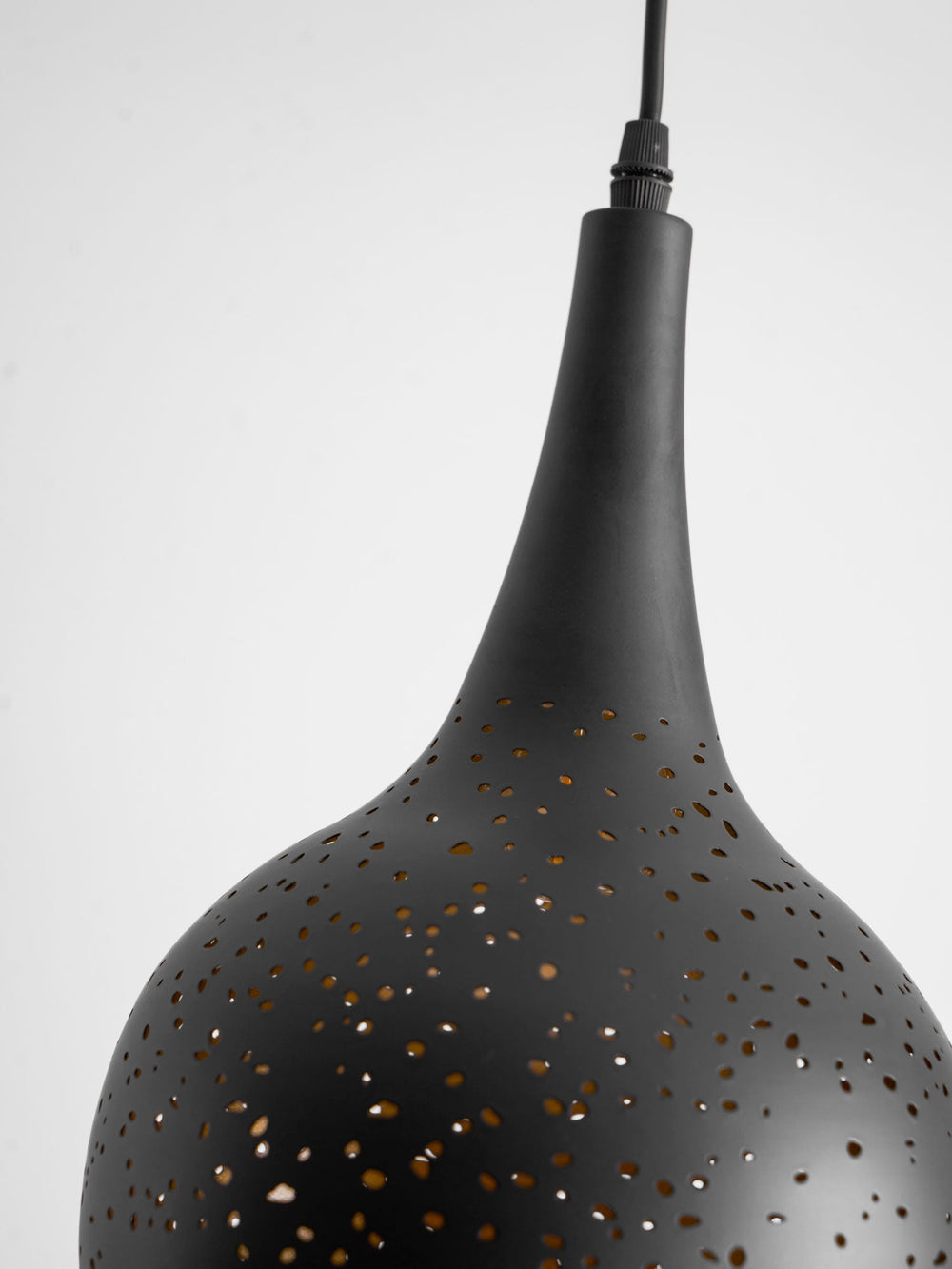 Hollow Industrial Pendant Lamp – Vintage Black & Gold