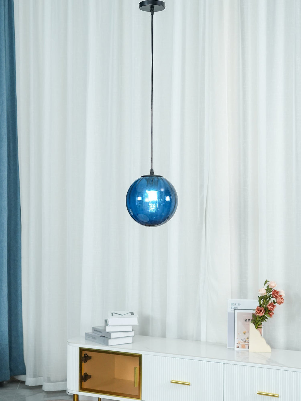 Paola Pendant Light – Mouth-Blown Glass Globe
