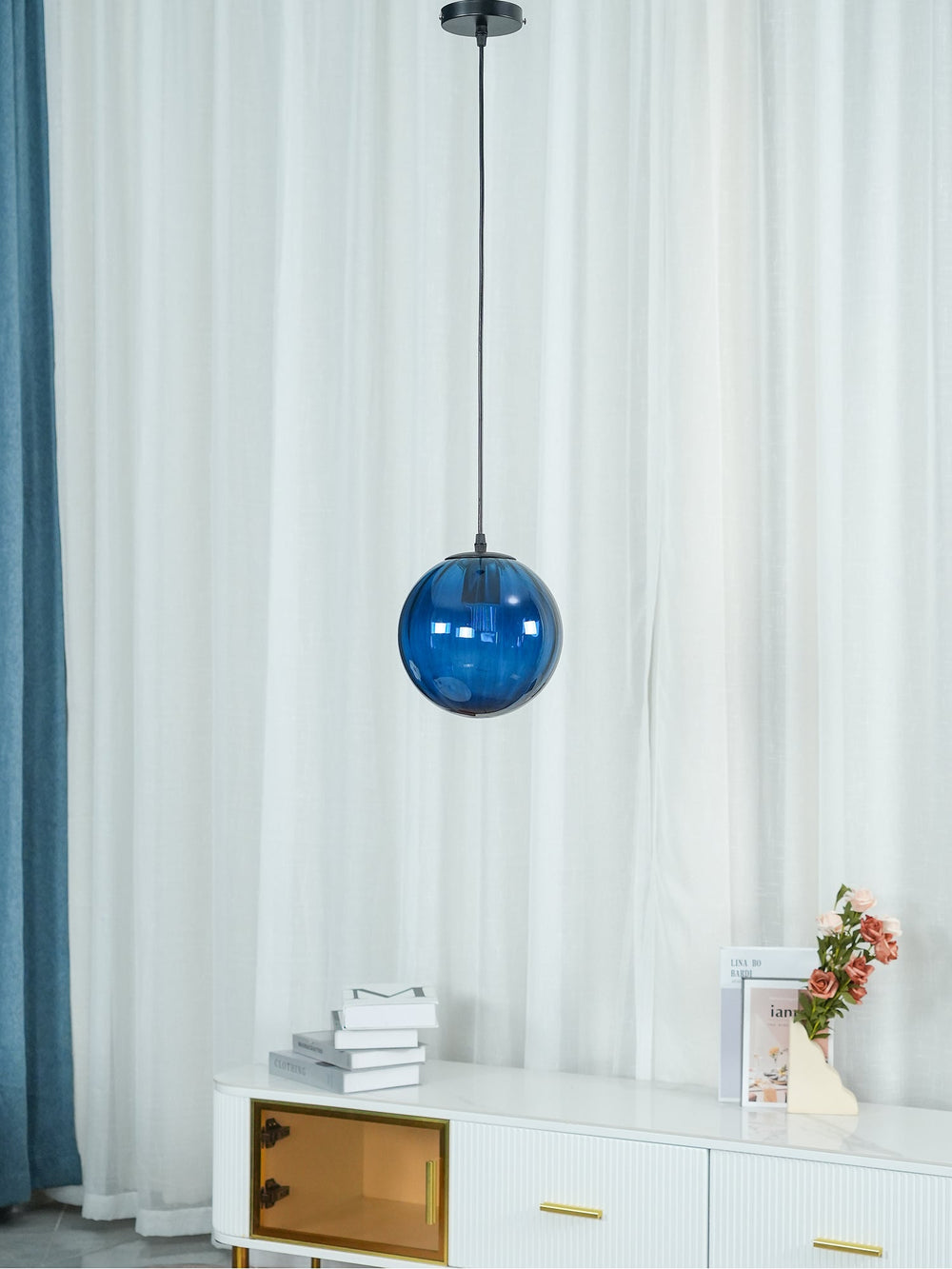 Paola Pendant Light – Mouth-Blown Glass Globe