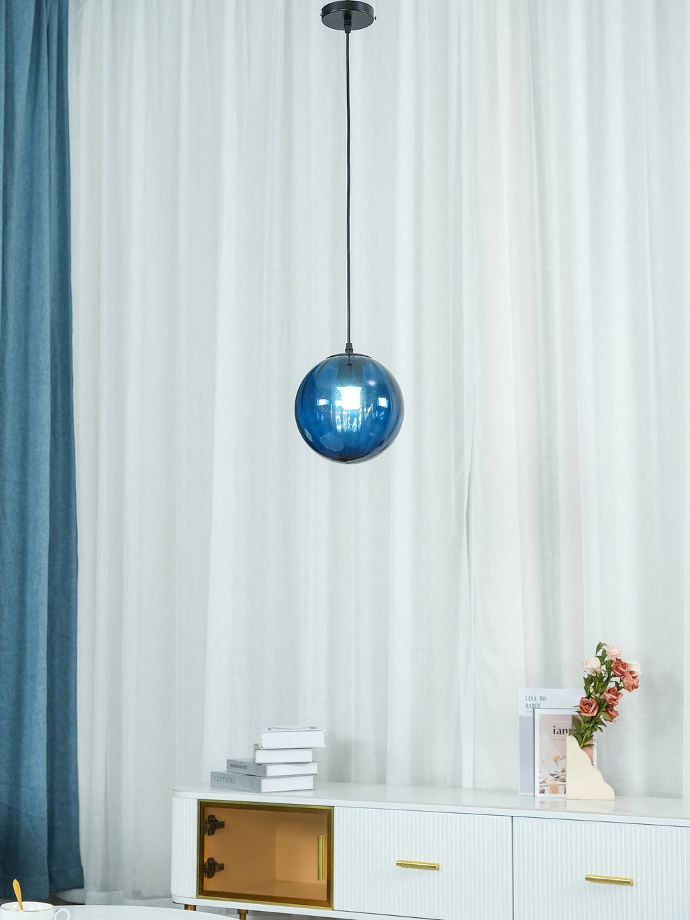 Paola Pendant Light – Mouth-Blown Glass Globe