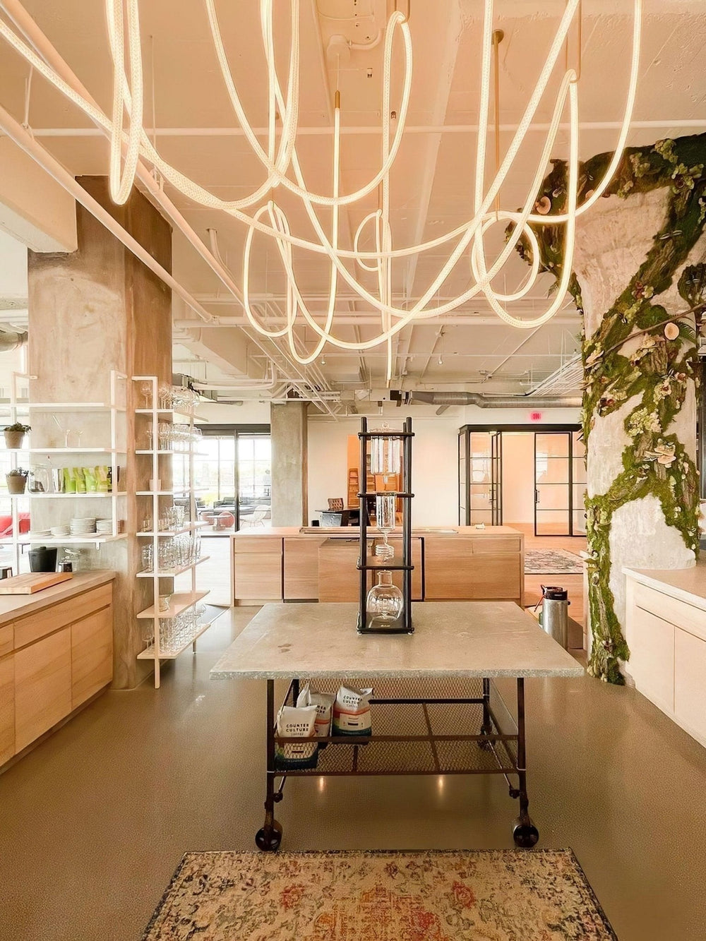 Flexible Curve Pendant Lamp – Adjustable Modern Ceiling Light