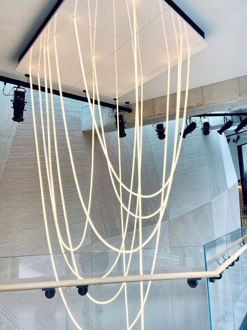 Flexible Curve Pendant Lamp – Adjustable Modern Ceiling Light