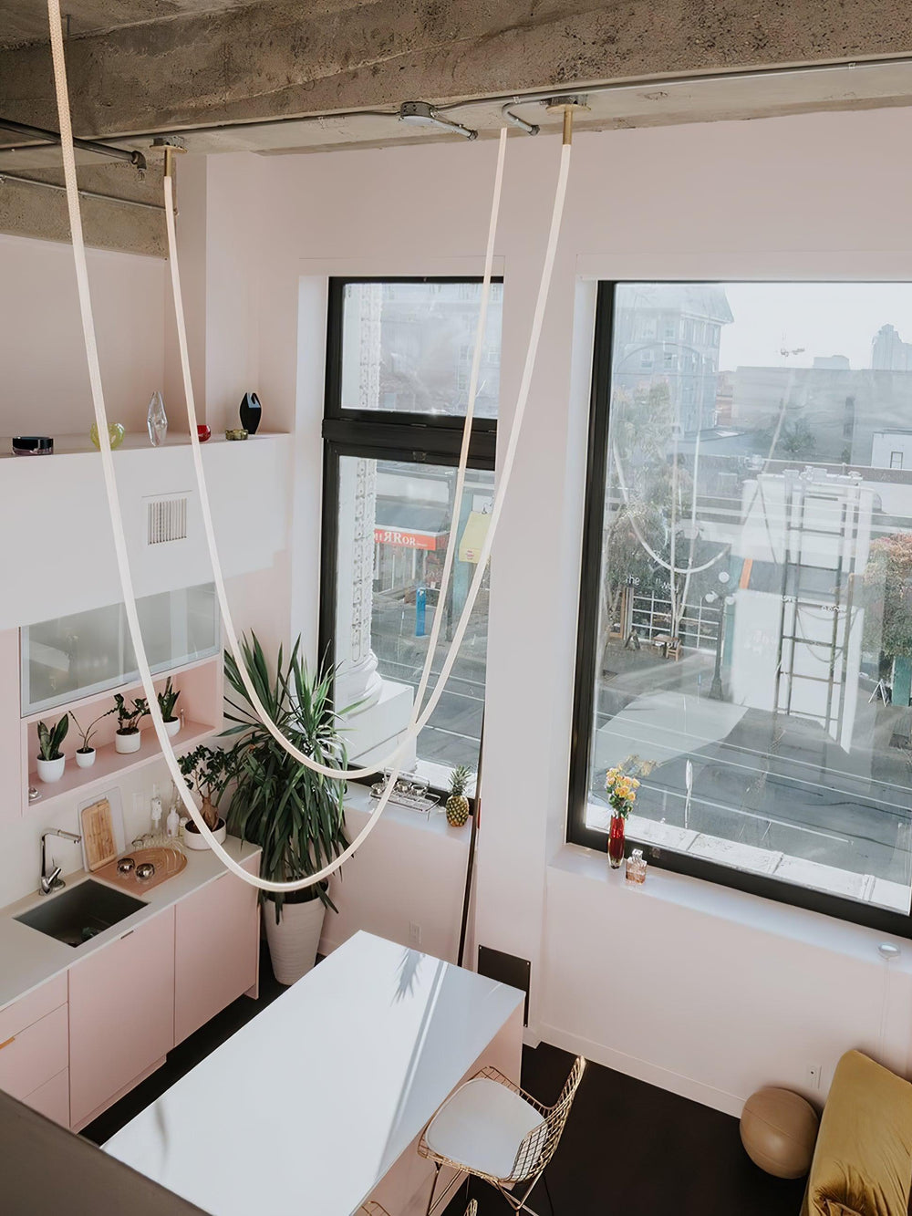 Flexible Curve Pendant Lamp – Adjustable Modern Ceiling Light