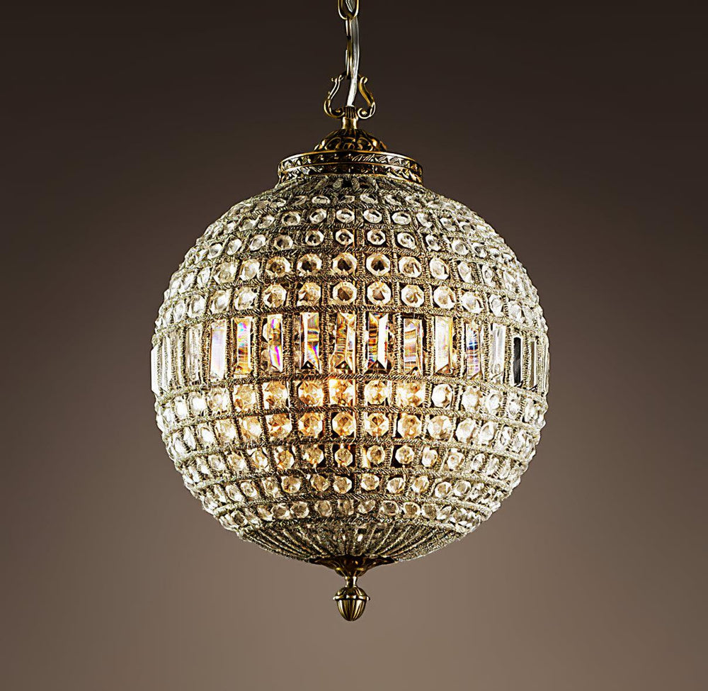 Traditional Gold Globe Chandelier – Classic Brass Silhouette