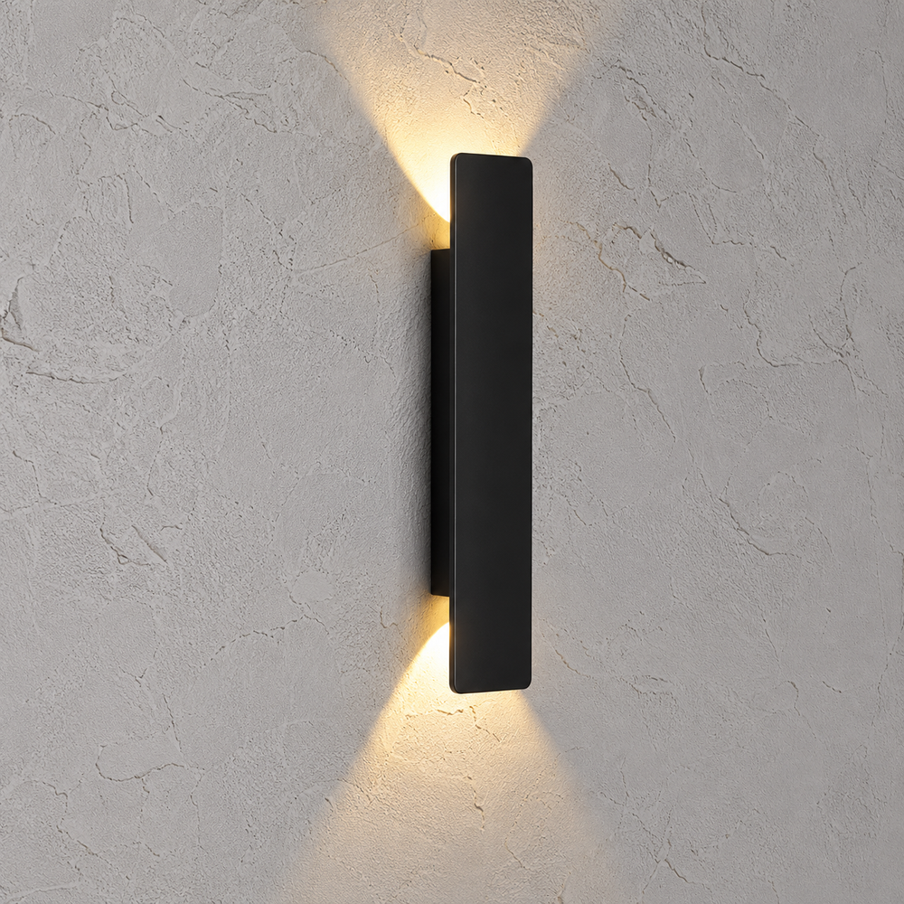 Vertical LED Outdoor Wall Light – Linear Exterior Sconce