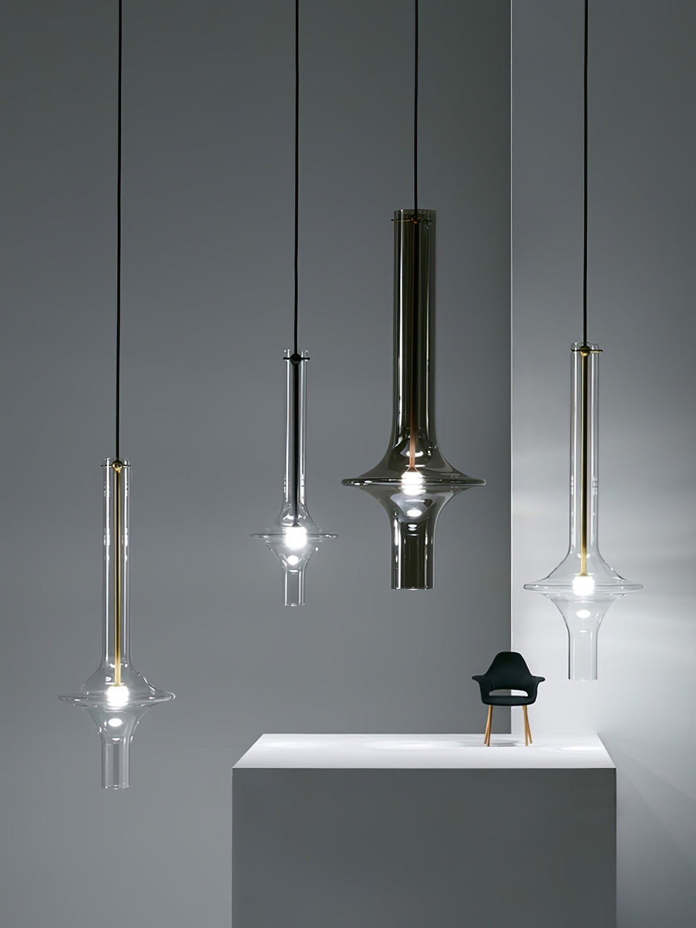 Wonder Glass Globe Suspension Lamp – Gold & Black Multi-Head